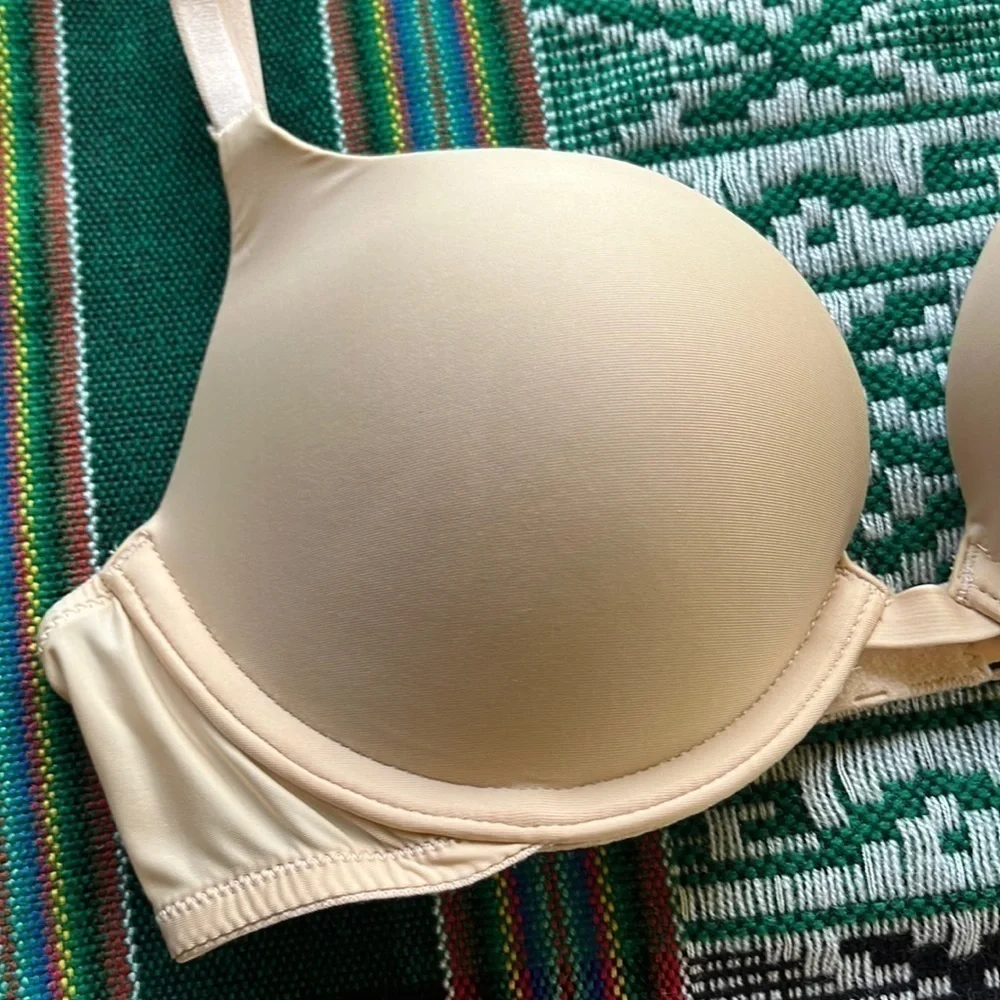 Victoria’s Secret Nude Push-Up Bra - Picture 2 of 8